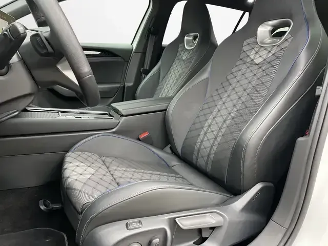 volkswagen-passat-variant-2025-8.webp